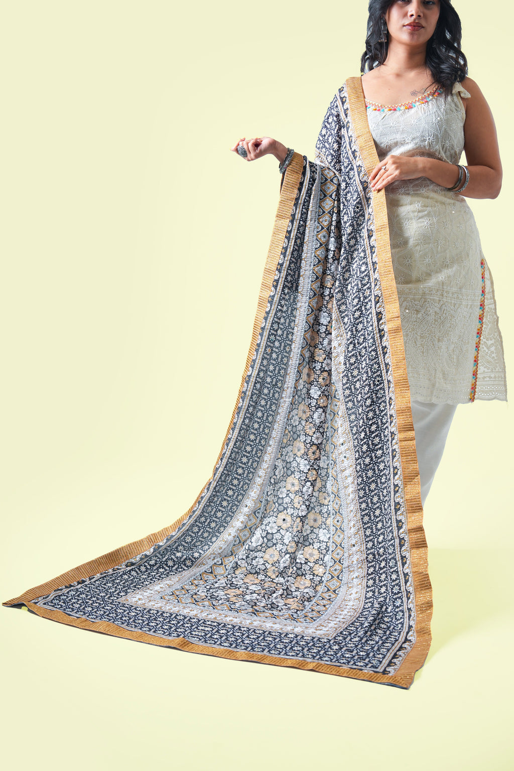 Dhoosar Phool Chinon Dupatta