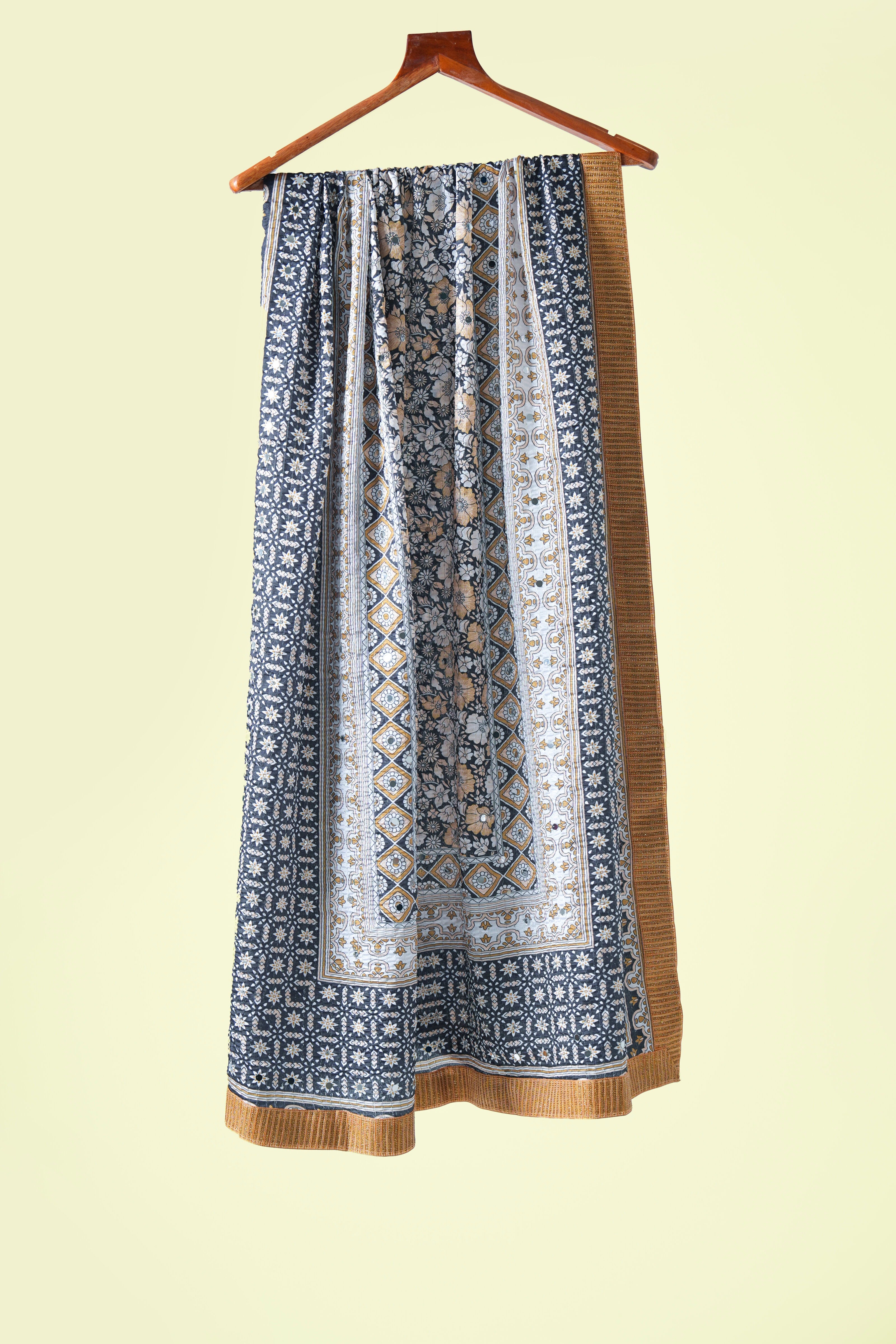 Dhoosar Phool Chinon Dupatta