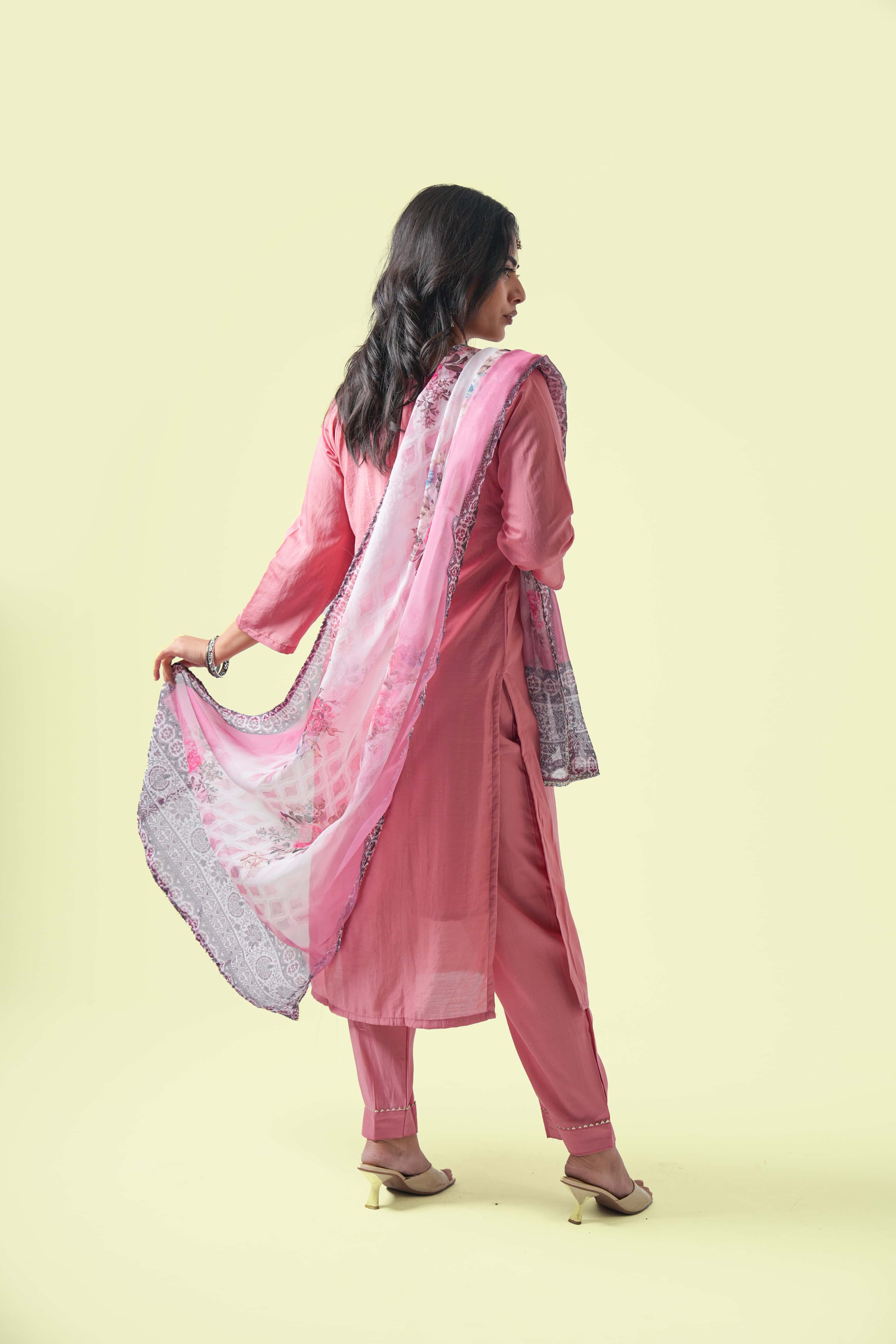 Gulabi Kurta Set with Dupatta
